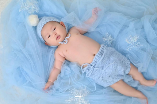 商水宝宝要不要穿袜子